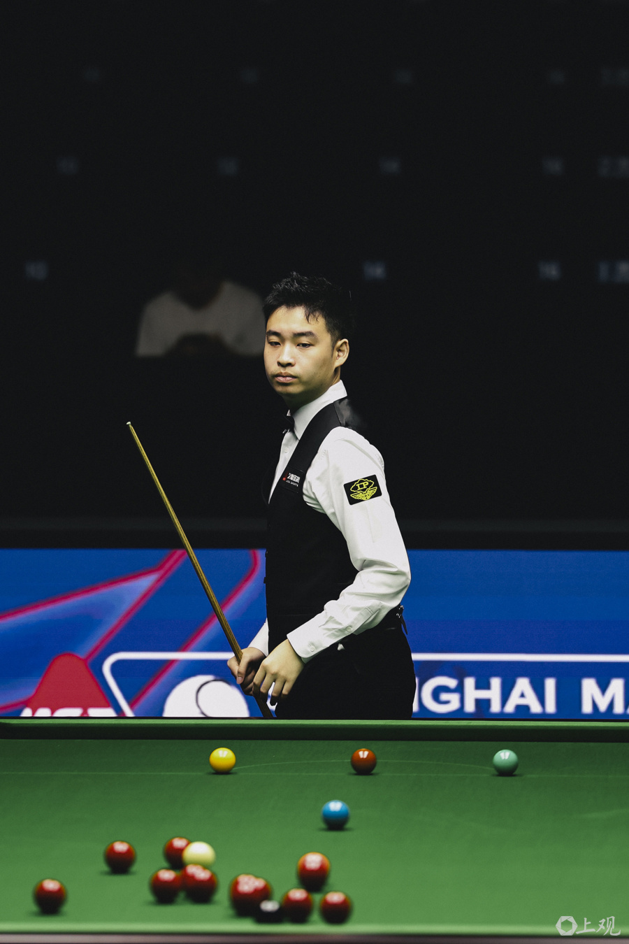 这起案件背 这起案件背