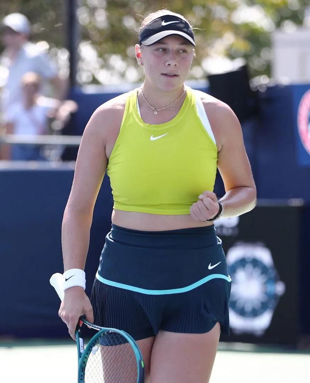 优异表现 优异表现